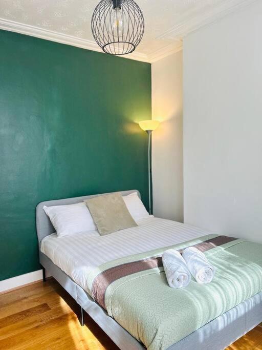 Elegant House In Stratford Appartement Londen Buitenkant foto